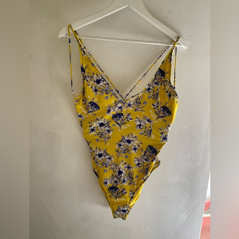 Rip Curl  beach summer Yellow Floral One-Piece Swimsuit size M
